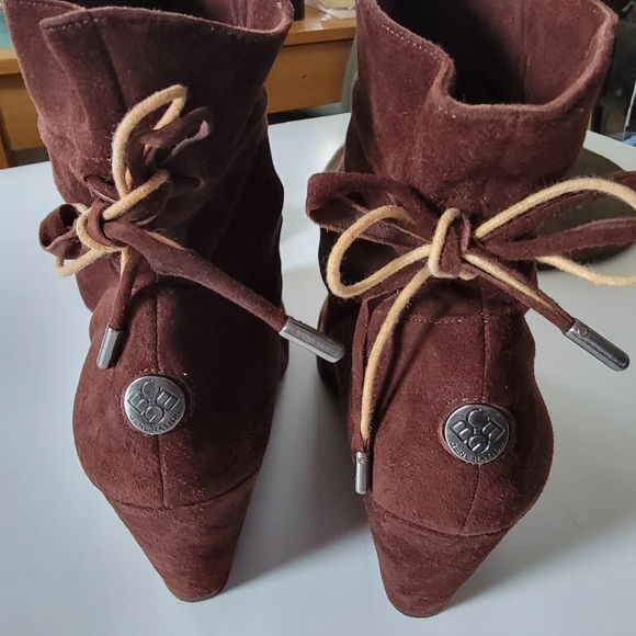 BCBGENERATION Wessy Brown Suede Booties Size 8 Boot Sock - Picture 7 of 12